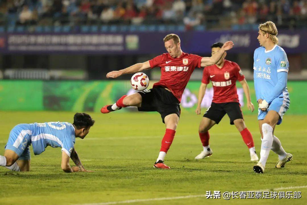 关于亚泰客场大败，球队主帅连番调整阵容求突破！的信息